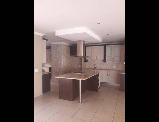 4 BEDROOM HOUSE FOR SALE IN VANDERBIJLPARK SE 8